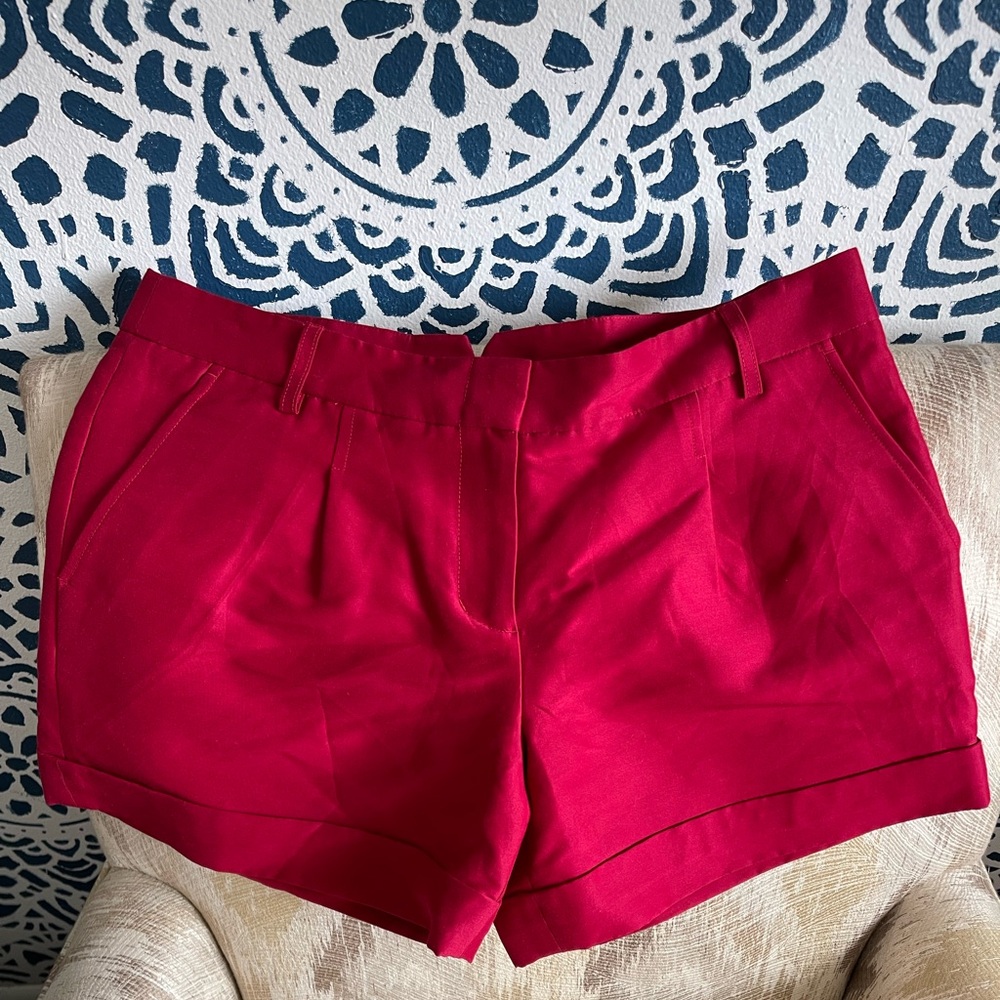 NWT BCBG Max Azria size 6 red shorts